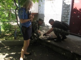 Полиция устанавливает причины взрыва а подъезде дома на улице Олейника в Николаеве