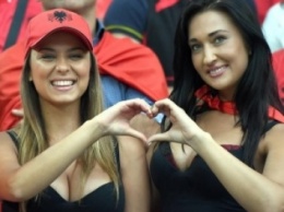 Сексуальные албанские фанатки покорили сеть (ФОТО)