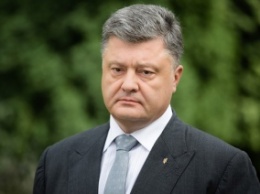 Порошенко: За время АТО мы потеряли 35 военных медиков