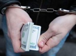 СБУ поймала инспектора МВД на незаконной регистрации крымских авто