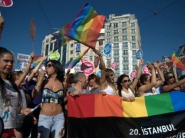 В Стамбуле власти запретили гей-парад из соображений безопасности и общественного порядка