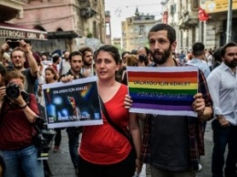 Стамбульская полиция разогнала ЛГБТ-марш