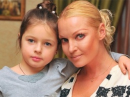 Анастасия Волочкова отправила свою дочь в лагерь «Артек»