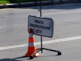 Лобовое столкновение на запорожской трассе: 2 человека погибли, 2 пострадали
