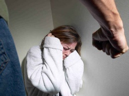 До 4 млн украинских женщин стали жертвами домашнего насилия