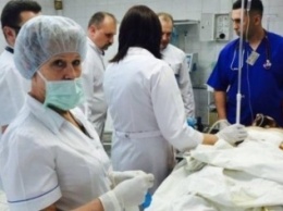 В Днепропетровской областной больнице медики спасли бойца, которому миной оторвало ноги