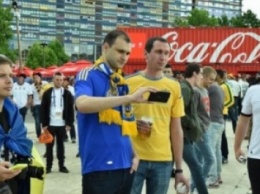 Сумасшедший марш фанатов сборной Украины в Марселе (ВИДЕО)