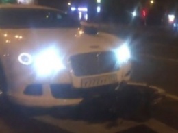 Водитель Bentley сбил подростка на скутере в Москве