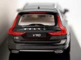 Volvo приступила к серийному производству универсала V90