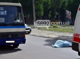 В Каменском на проспекте Свободы маршрутка насмерть сбила женщину на пешеходном переходе