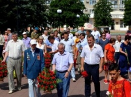 «Это нужно не мертвым, это нужно живым»: в Черноморске прошла траурная церемония памяти жертв войны (+фото)