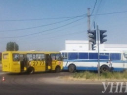 В результате ДТП с участием автобусов в Мариуполе пострадали 10 человек