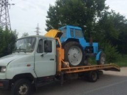 В Кировоградской области полицейские обнаружили трактор-"двойник". ФОТО