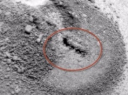 Ученые: На поверхности Марса есть норы гигантских подземных червей