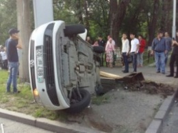 Два пассажира такси пострадали в крупном ДТП в Алматы