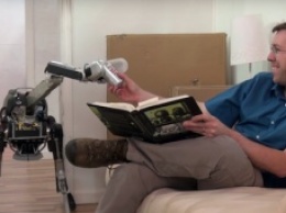 Boston Dynamics научила робоящерицу падать на банановой кожуре