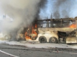 На трассе Алушта-Симферополь сгорел туристический автобус