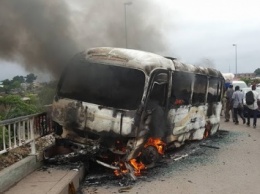 В оккупированном Крыму загорелся автобус с детьми