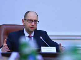 Яценюк призвал Раду рассмотреть законы, необходимые для выполнения программы МВФ