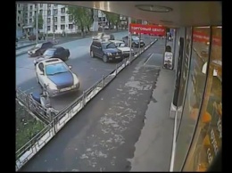 Агрессивную автоледи из Перми посадили на 14 суток под арест - Газета.Ru | Автомобили