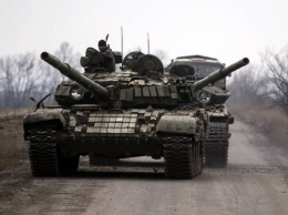 Боевики обстреляли из танков населенные пункты Донбасса