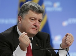 Порошенко: В Кабмин направлен список санкций против РФ