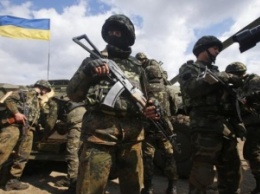Боевики обстреляли силы АТО на Луганском направлении, трое военных ранены