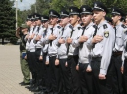 К патрулированию Мариуполя в выходные дни присоединились выпускники высших учебных заведений МВД Украины (ФОТО)