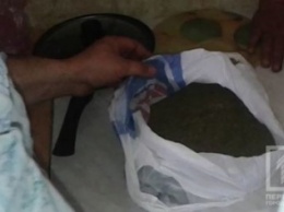 Криворожский наркоторговец "со стажем" попался с килограммом марихуаны