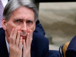Глава МИД Великобритании назвал давлением требование немедленно начать выход из ЕС
