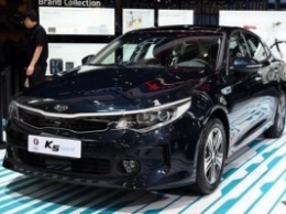 В Китае начались продажи гибридного седана Kia K5