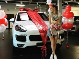 Анна Хилькевич стала владелицей роскошного Porsche Cayenne
