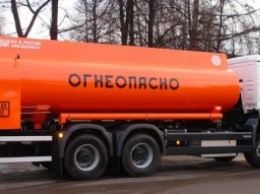 В Красноярском крае бензовоз разлил несколько тонн топлива