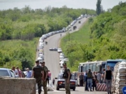 Аномальная жара на блокпостах приводит к обморокам. Волонтеры советуют, как выстоять в жару