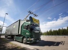 В Швеции открыли первую в мире электро-трассу для грузовиков
