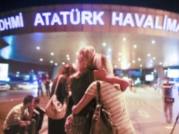 Турецкий таксист о теракте в аэропорте Стамбула: Паники нет, мы не боимся террора