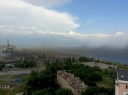 Шокирующие фото: Город-спутник Одессы накрыло облаком ядовитой пыли (ФОТО)