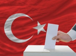 Турция впервые с начала президентства Эрдогана выбирает парламент