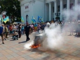 Под мэрией Одессы произошла потасовка