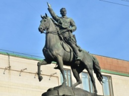 Вятрович: Городские власти хотят сохранить памятник Щорсу и переместить его в музей