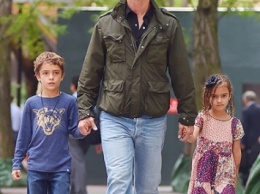 Мэттью МакКонахи на прогулке с сыном Леви и дочкой Видой