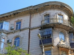 Десятка опасных достопримечательных зданий в центре Одессы или Где можно встретить кирпич на голову