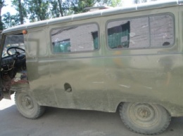 Полиция Ровно с боем отобрала у янтарекопателей машину и оборудование (фото)