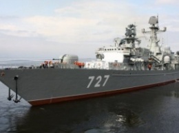 Российский фрегат "дразнил" авианосец США расчехленным оружием