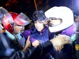 В Бангладеш полиция готовится к штурму ресторана с заложниками, захваченными ИГИЛ