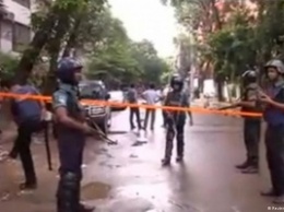 В Дакке полиция взяла штурмом ресторан с заложниками