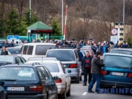 На границе с Польшей в очереди - более тысячи авто