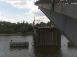 В Николаеве развели Ингульский мост (ФОТОРЕПОРТАЖ)