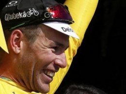 "Тур-де-Франс": Кавендиш облачился в "желтое", Контадор попал в завал