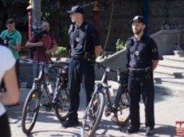 Киевские патрульные пересели на велосипеды